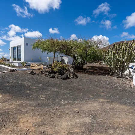 Casa Leonida Ocean Volcano House *