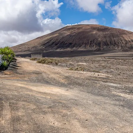 Casa Leonida Ocean Volcano House *
