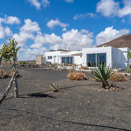Casa Leonida Ocean Volcano House بيت للعطل